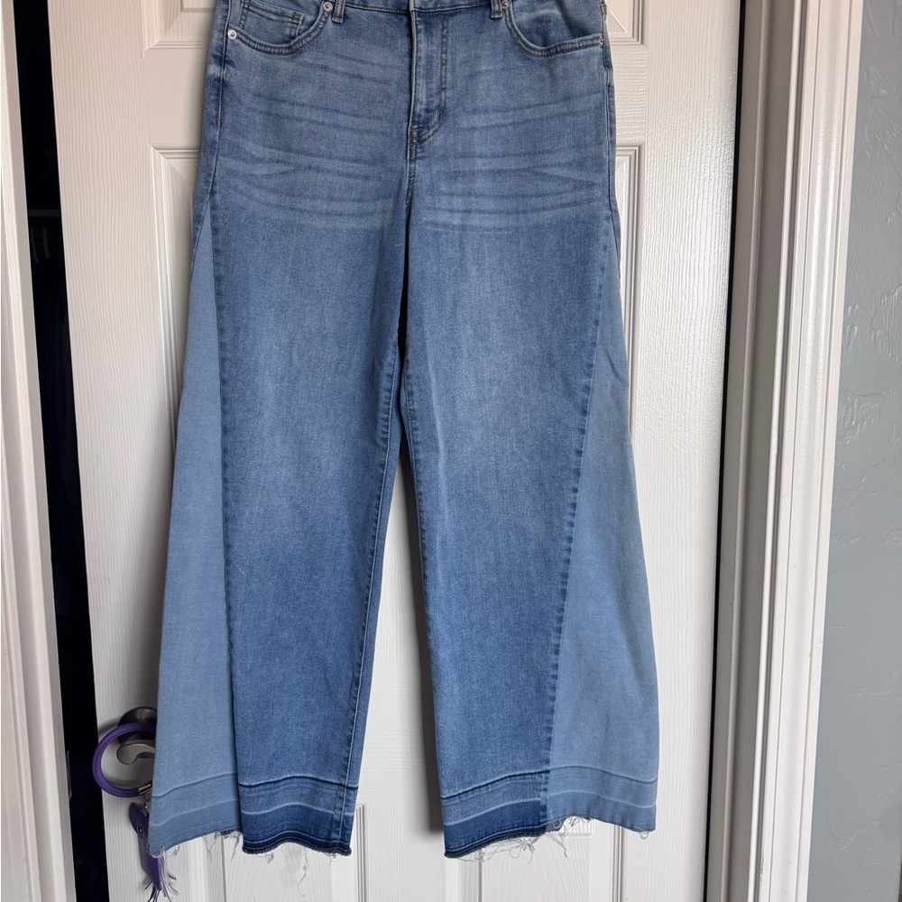 🌻 LOGO Lori Goldstein Light Wash Wide Leg Jeans High Rise Raw Hem Size 8 🌻